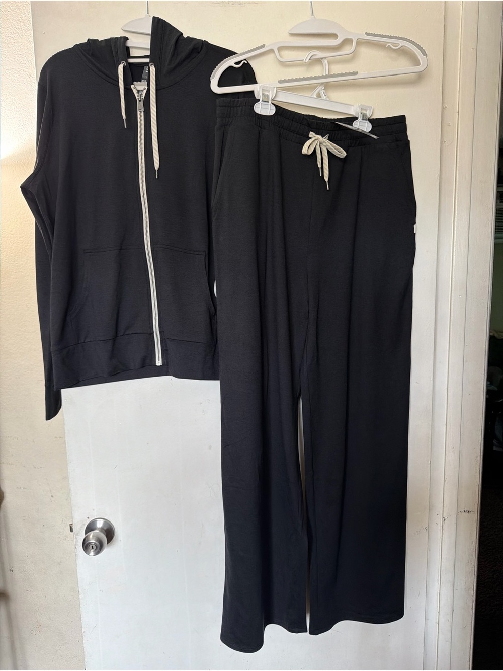 NWT Vuori Women’s Black Matching Lounge Set Full Zip Hoodie & Wide Leg Pants L